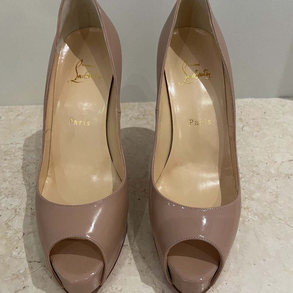 Christian Louboutin Hyper Prive Nude Patent Heels - 39